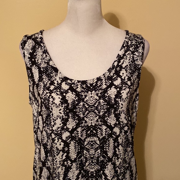 Calvin Klein top - Picture 2 of 13